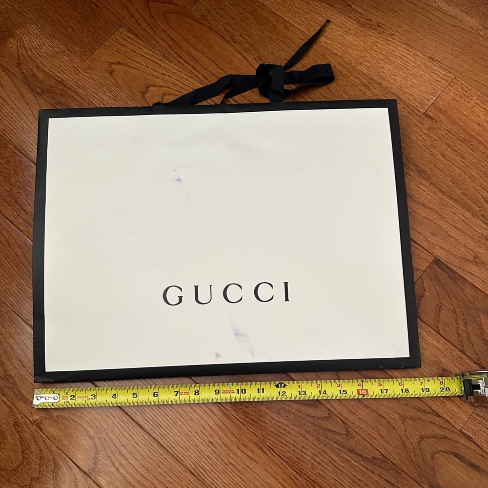 Gucci Paper Shopping Bags - Picture 8 of 12
